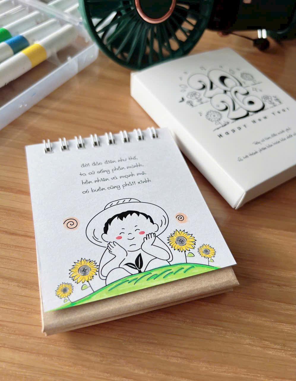 lịch để bàn mini phong cách tối giản