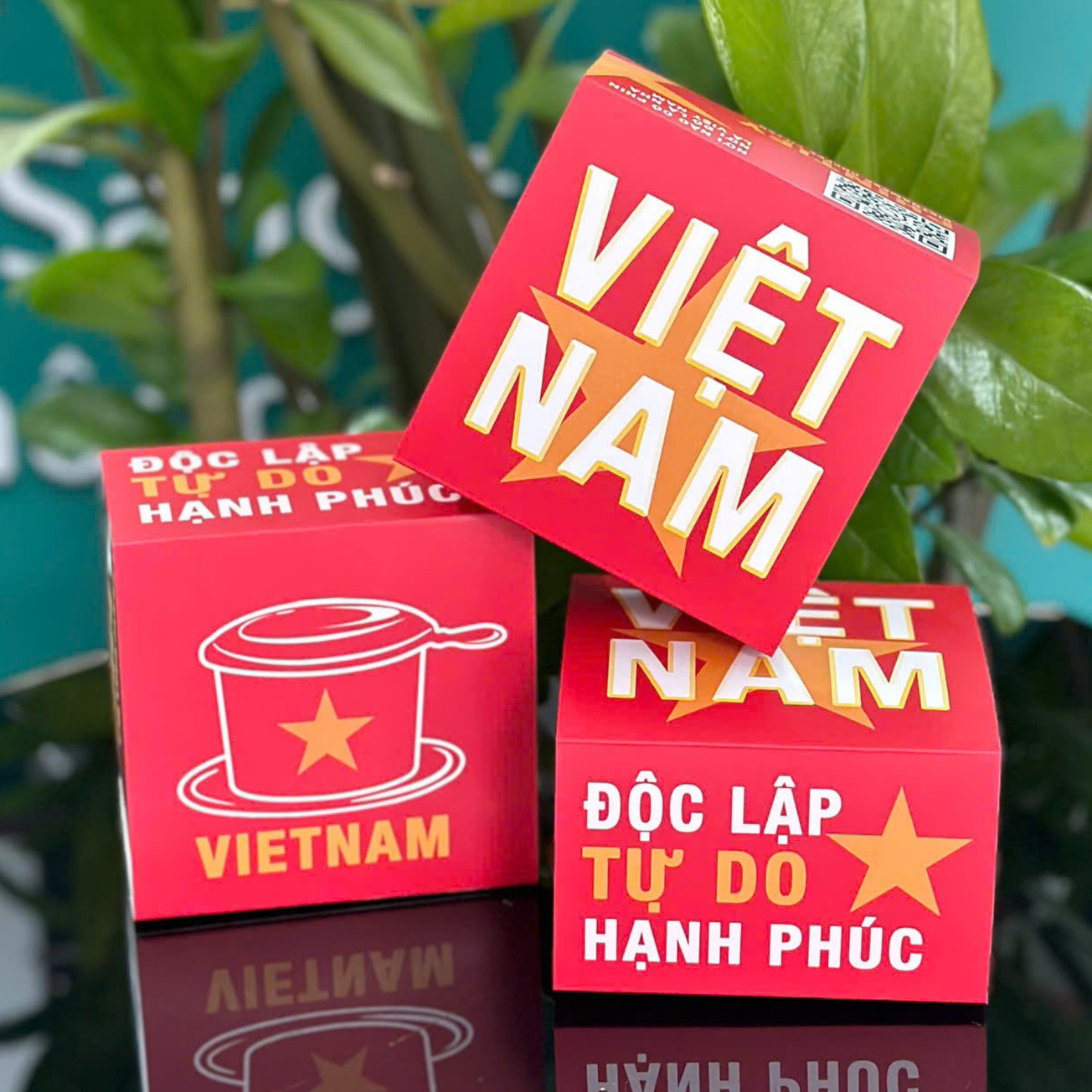 In An Phúc chuyên in thẻ treo, hangtag cho shop thời trang, doanh nghiệp tại Phường Thới An, Q12. In ấn sắc nét, gia công bế, đục lỗ, ép kim theo yêu cầu.