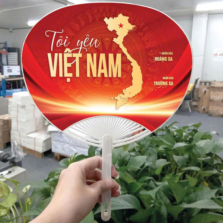 quạt nhựa cầm tay quảng cáo in ấn nhanh Q12