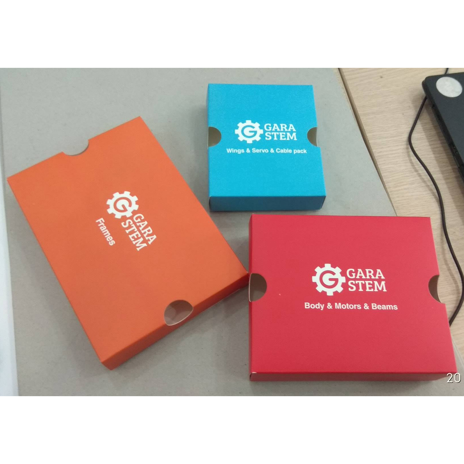 Hộp giấy in màu sắc tinh tế