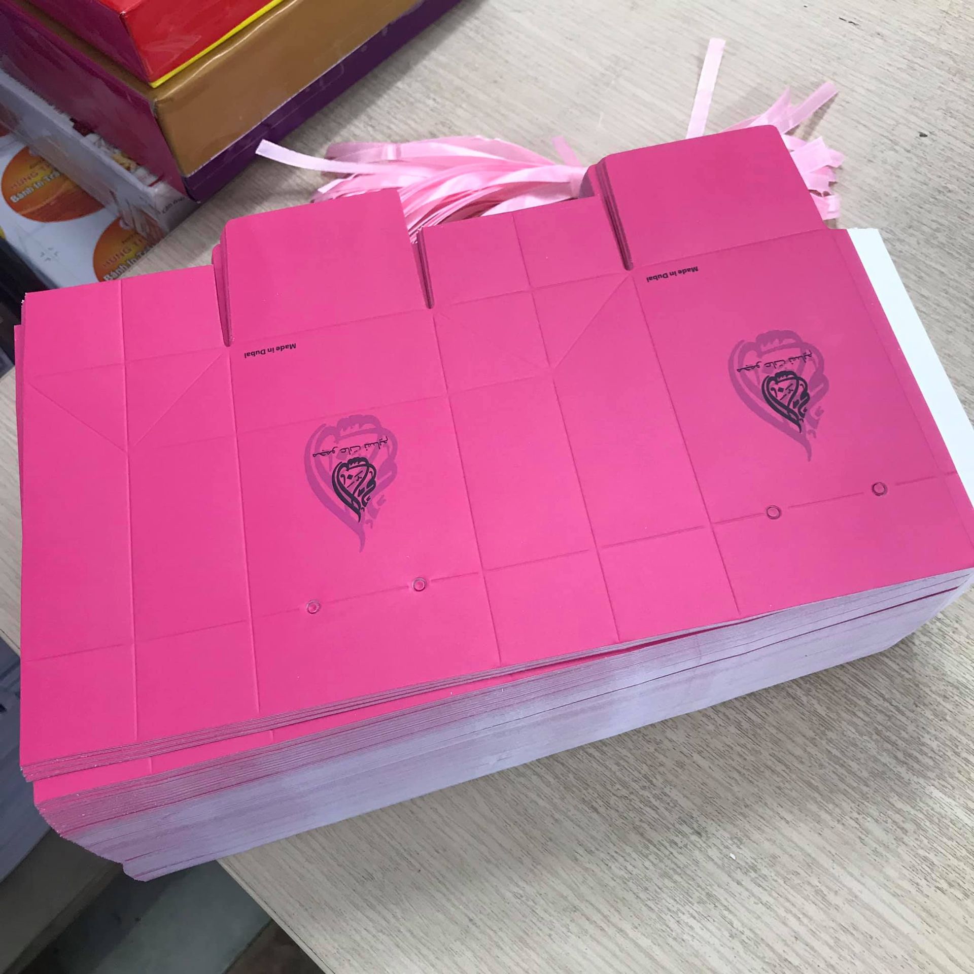 Hộp giấy đẹp cho cửa hàng