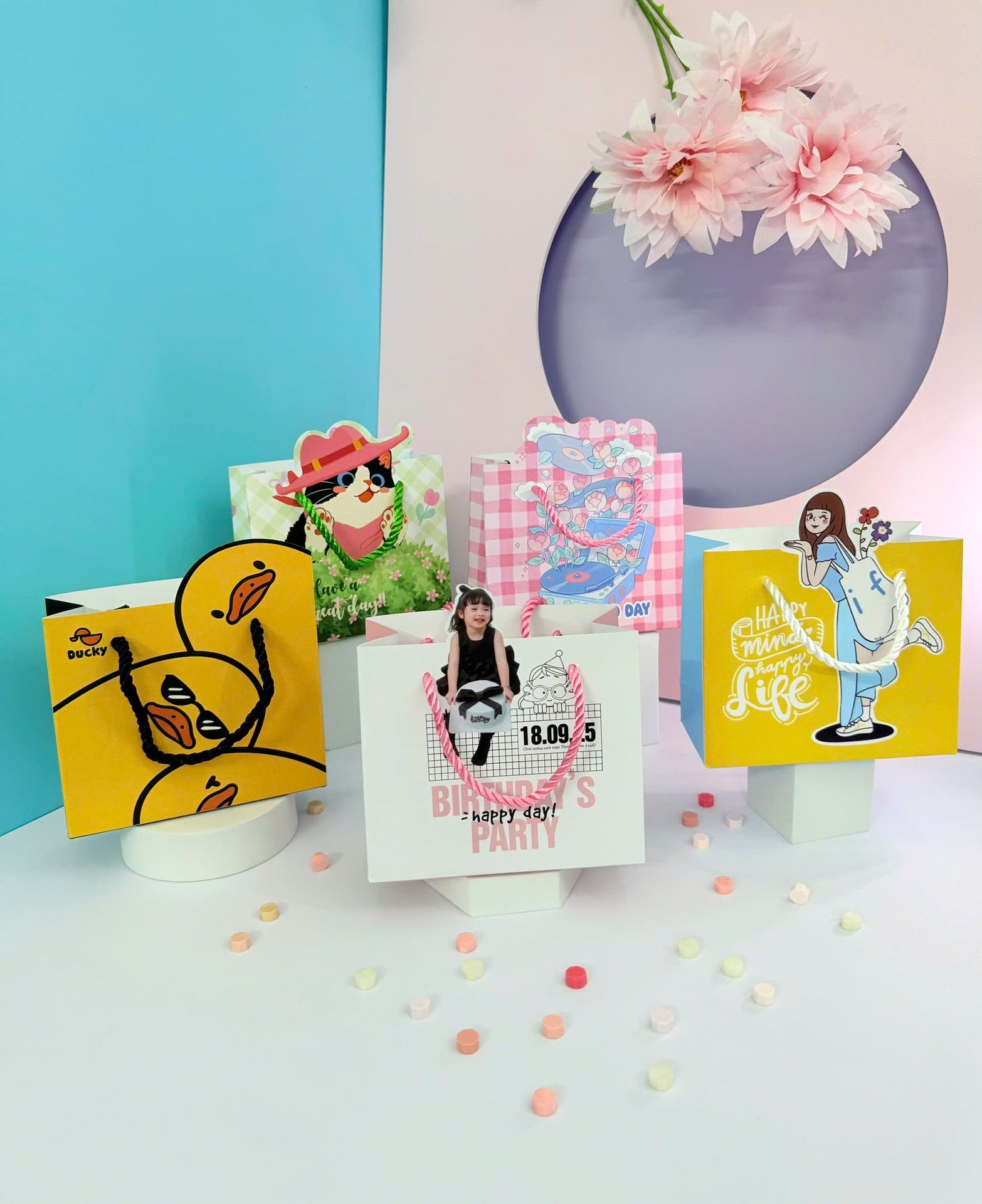 Túi giấy mini kraft thân thiện môi trường được in sắc nét.