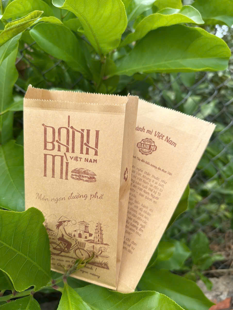 Mẫu túi giấy bánh mì kraft in logo đẹp