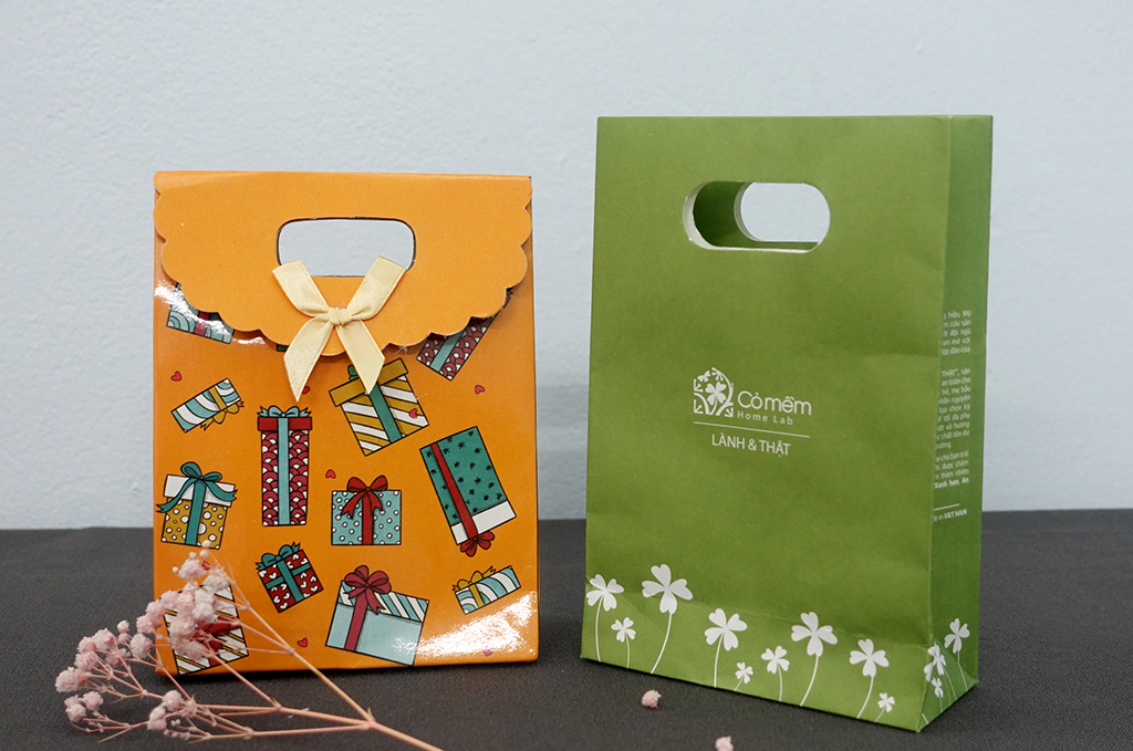 in túi giấy đựng quần áo