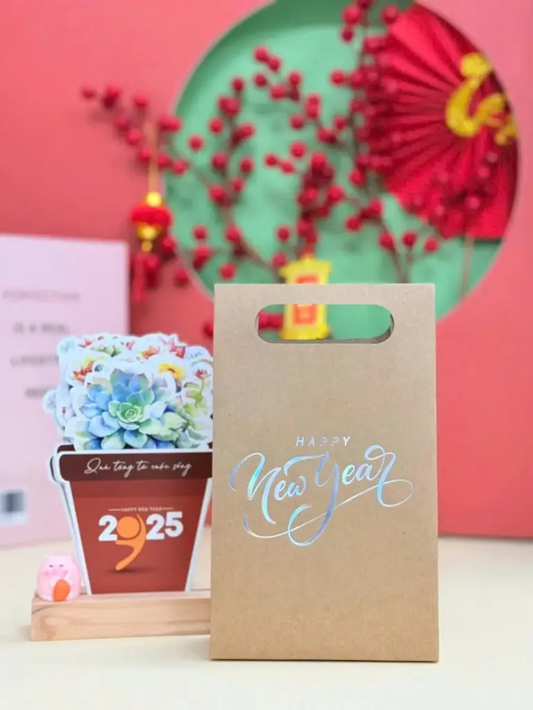 Bảng giá in lịch để bàn đế gỗ